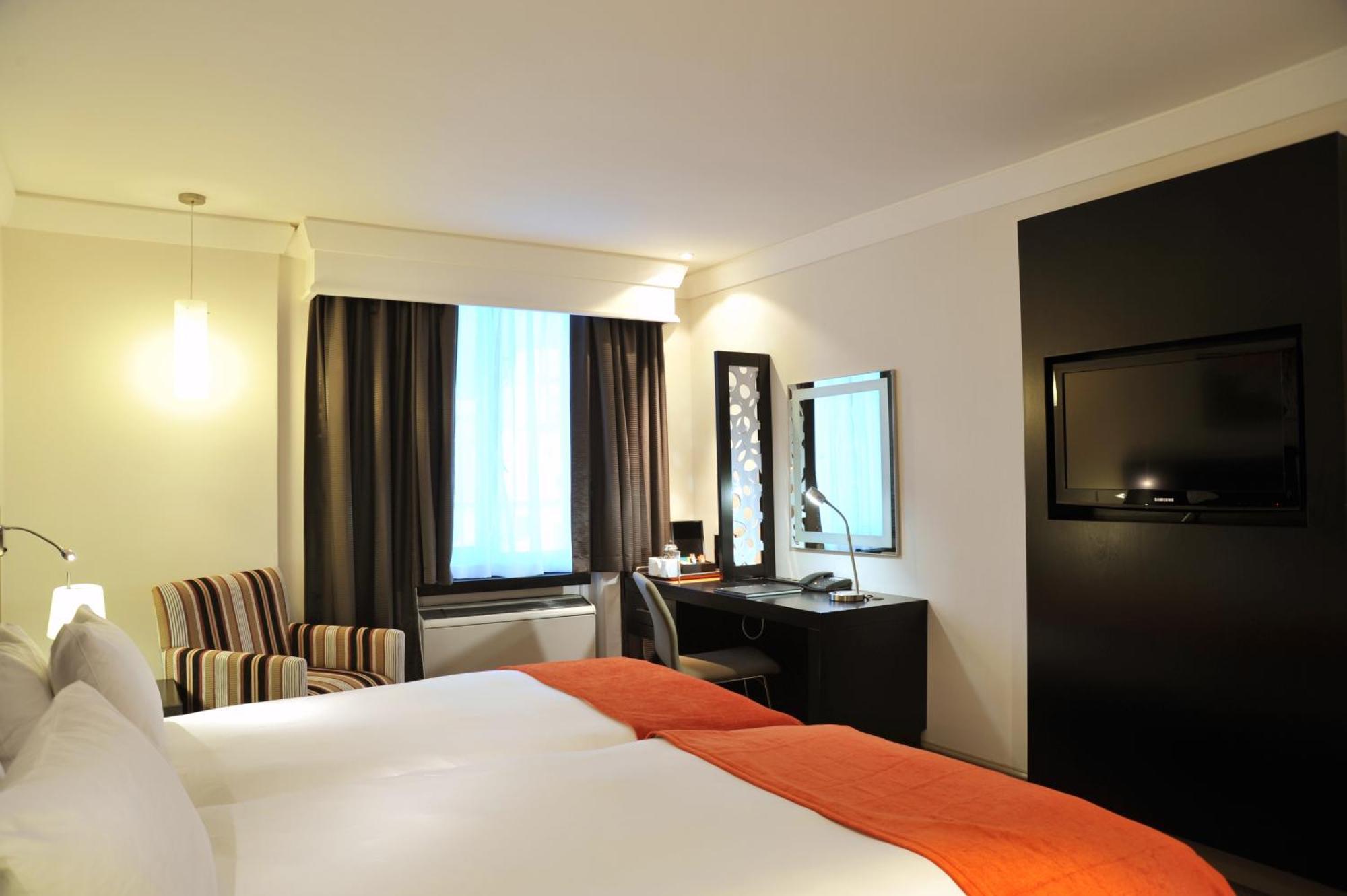 Onomo Hotel Cape Town - Inn On The Square Exterior photo
